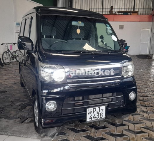 Image Daihatsu Attrai 2015 