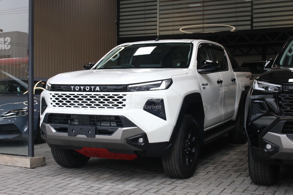 Toyota Hilux Travo Overland Plus 2025 
