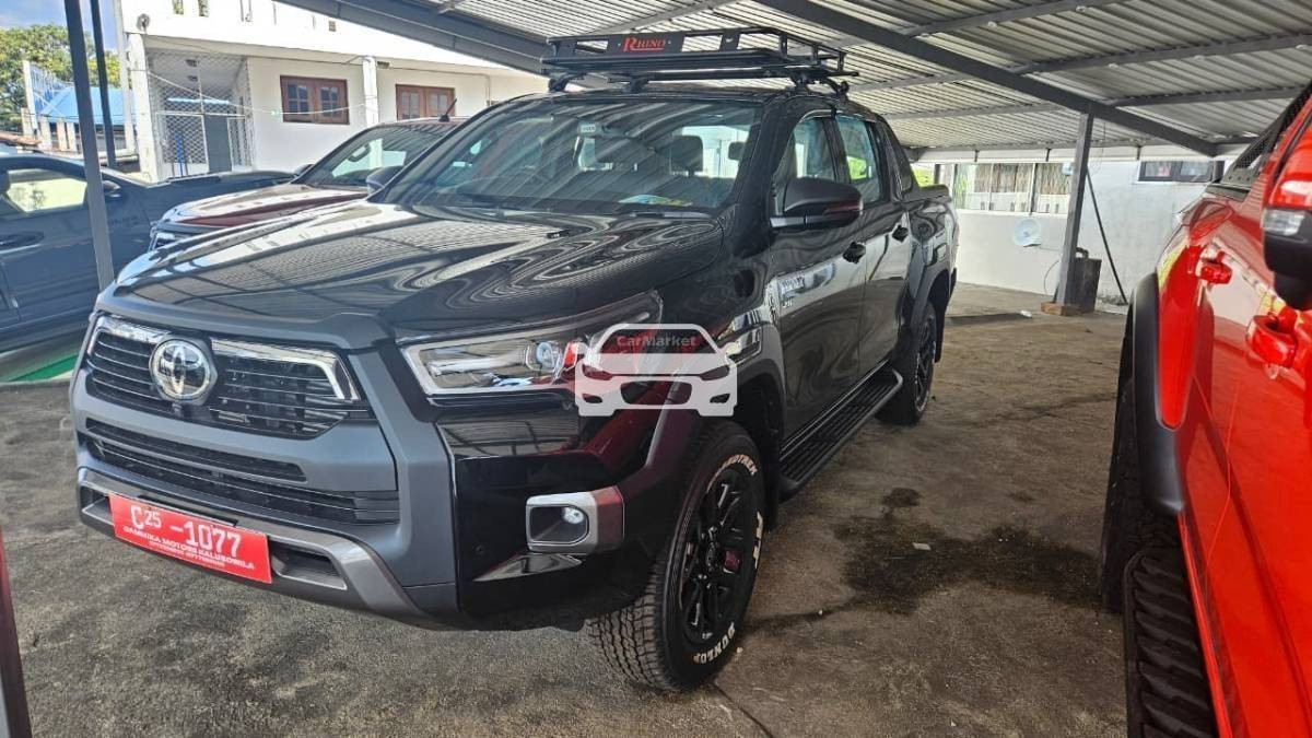 Toyota Hilux Revo Rocco 2025 