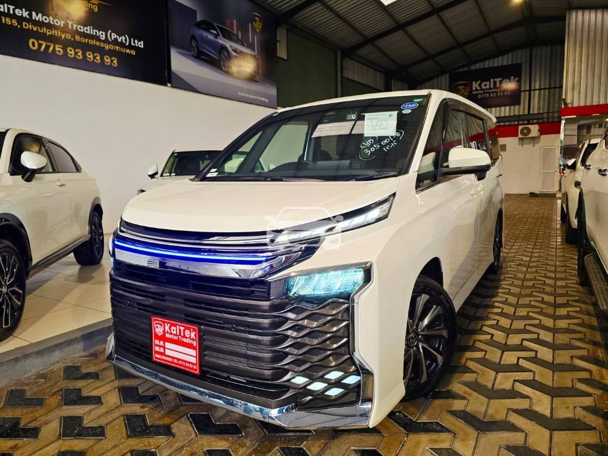 Toyota Voxy SZ HIGHEST GRADE 2024 