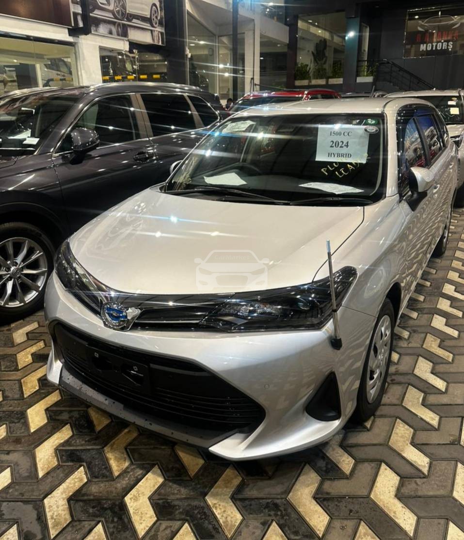 Toyota Corolla Fielder 2024 