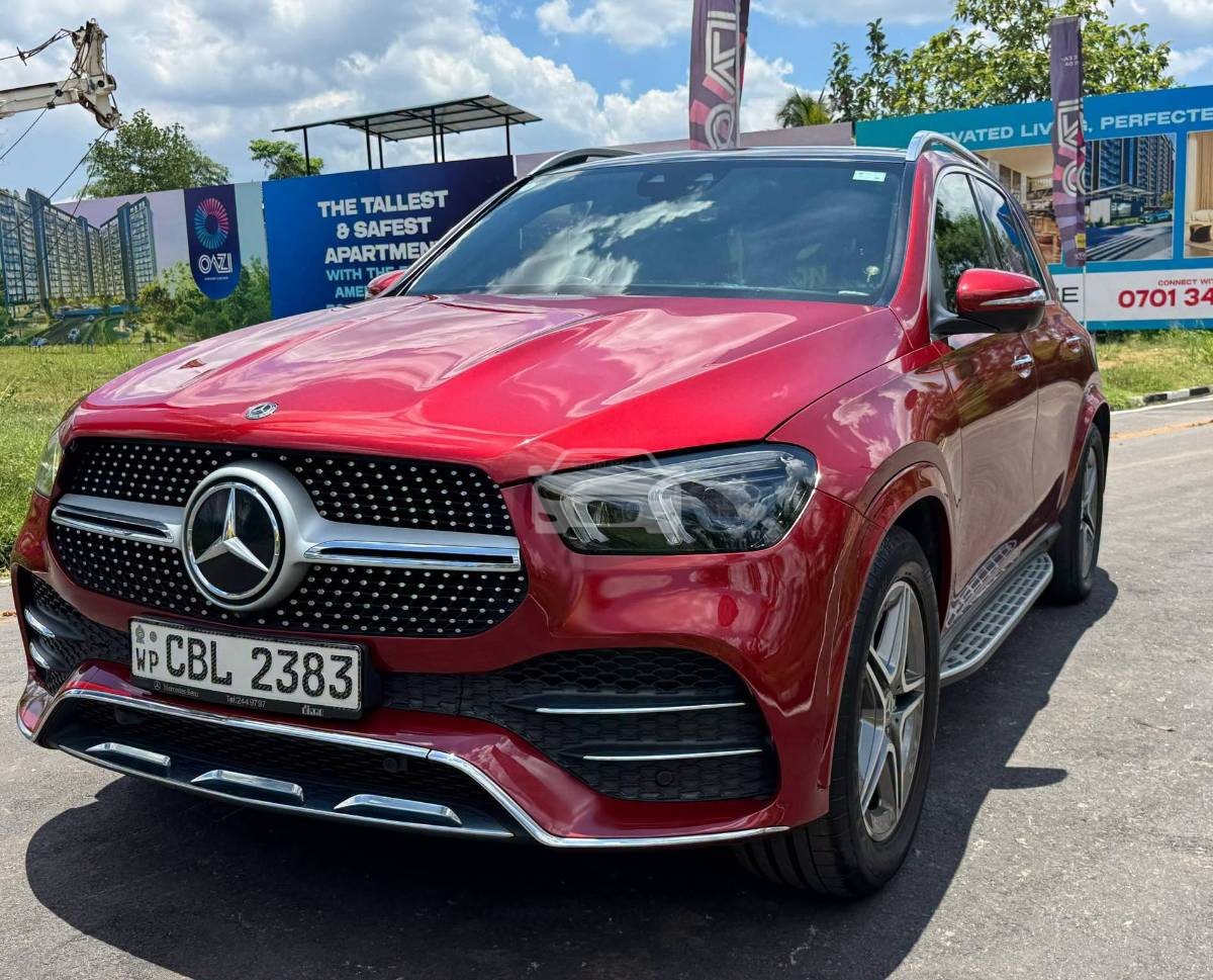 Mercedes Benz GLE 300D AMG 2019 