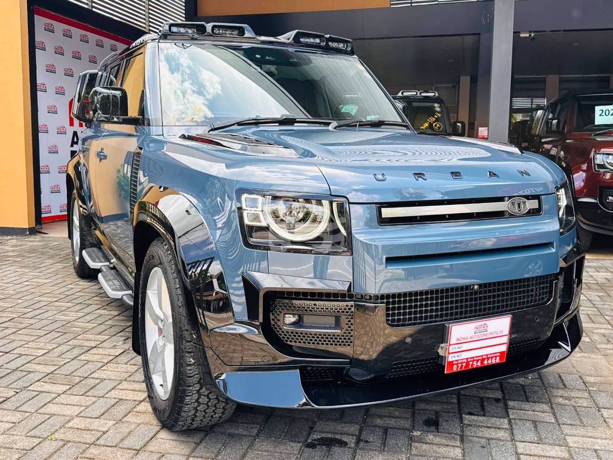 Land Rover Defender P300 7 Seater 2023 