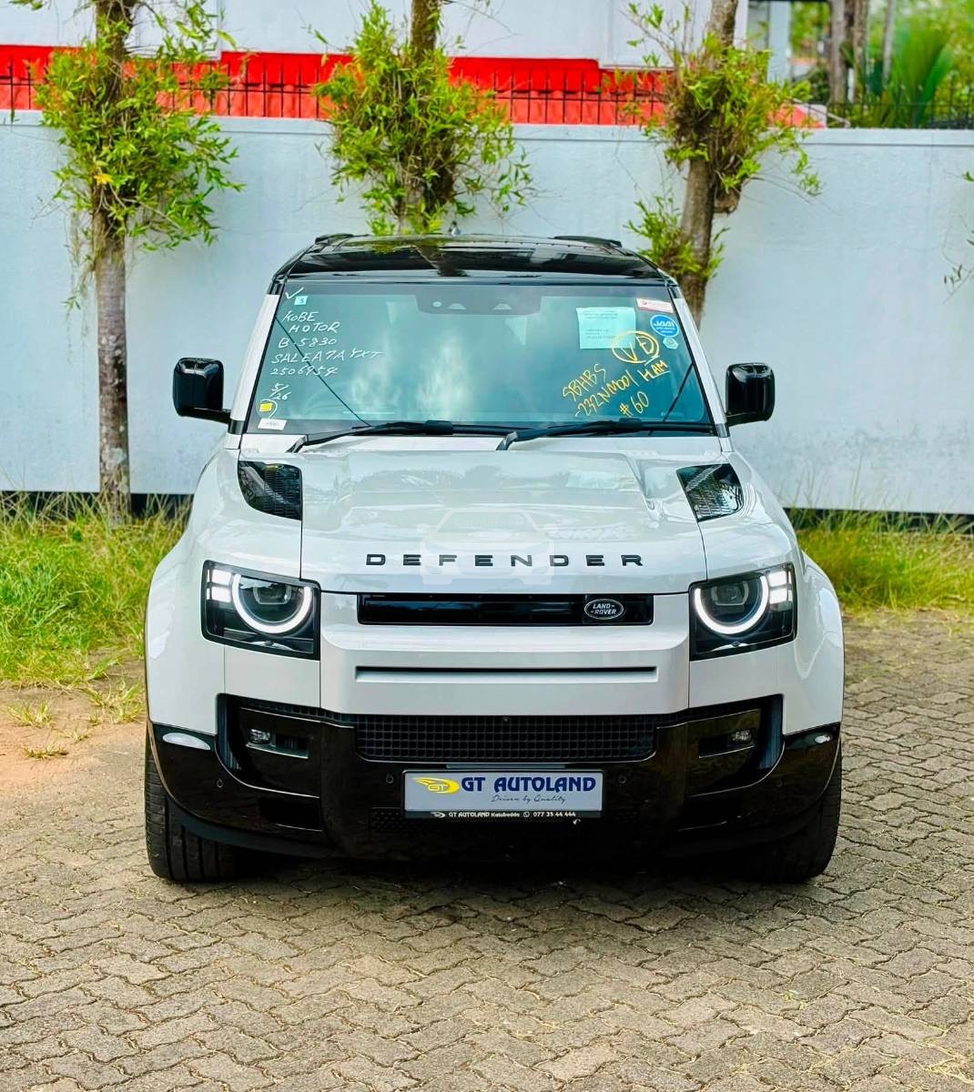 Land Rover Defender X-Dynamic HSE P300e 2026 