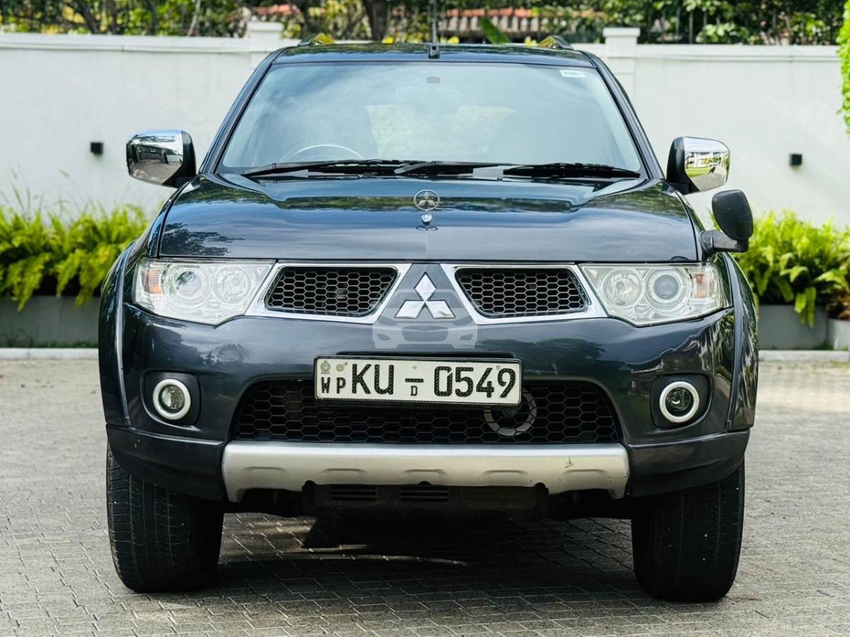 Mitsubishi Montero Sport 2012 
