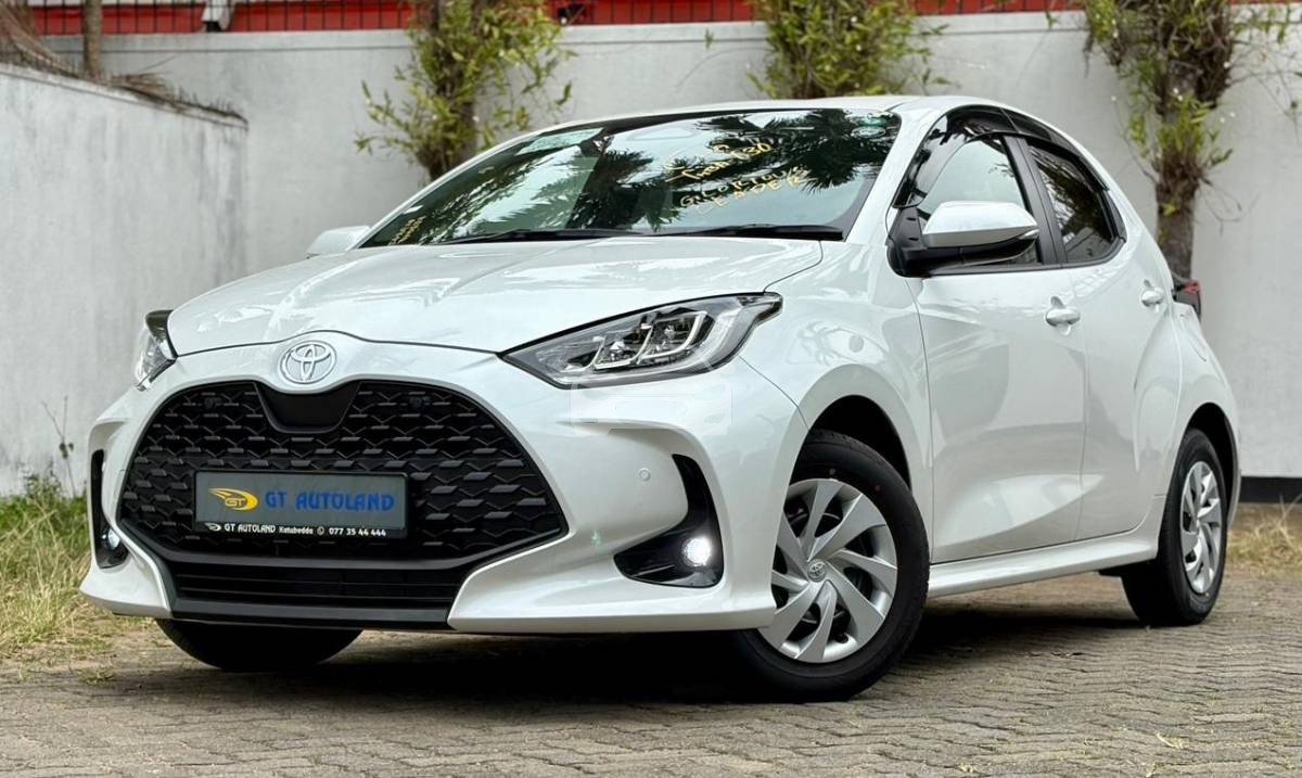 Toyota Yaris G LED BSM 4 Way Cam 2026 