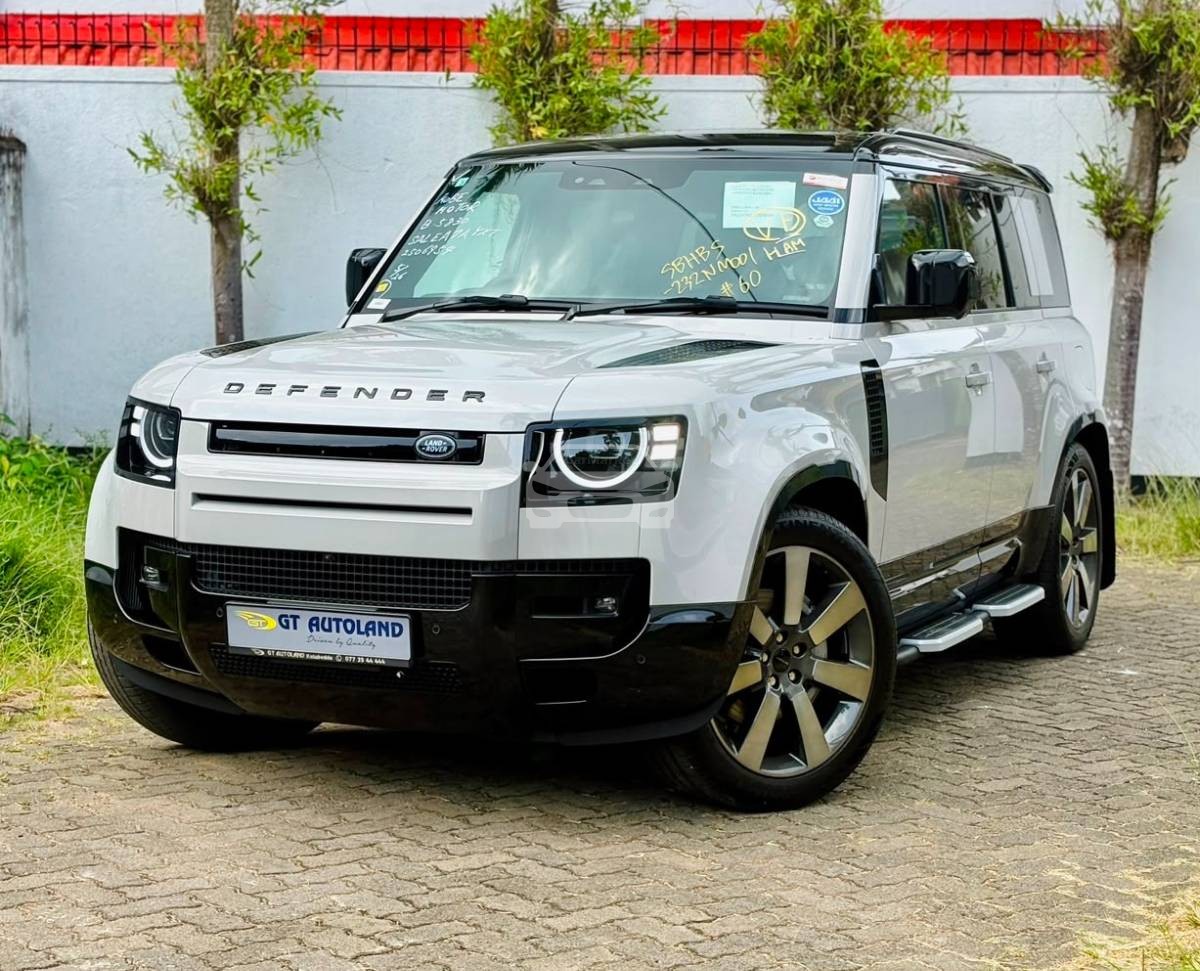 Land Rover Defender X-Dynamic HSE P300e 2026 
