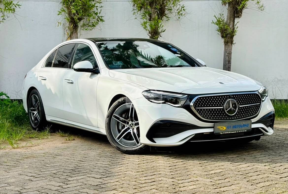Mercedes Benz E200 AMG Premium Plus 2025 