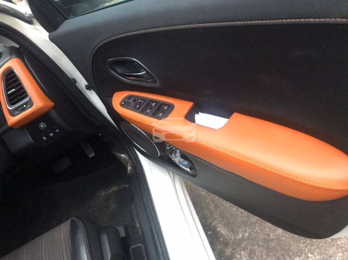 Slider Indicator Image 5