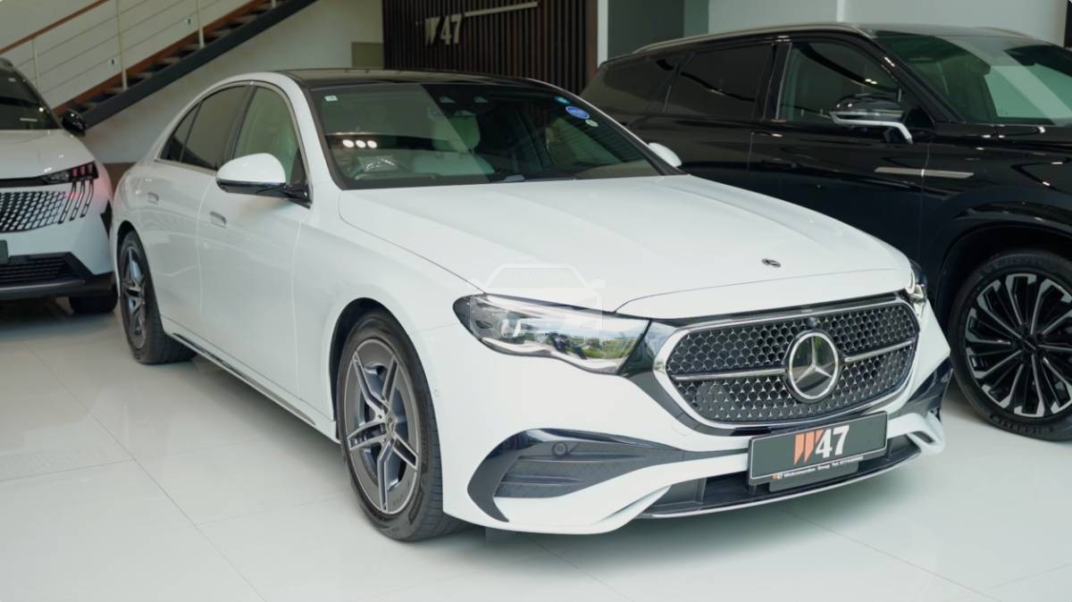 Mercedes Benz E200 Mercedes-Benz E200 AvantGarde  2025 