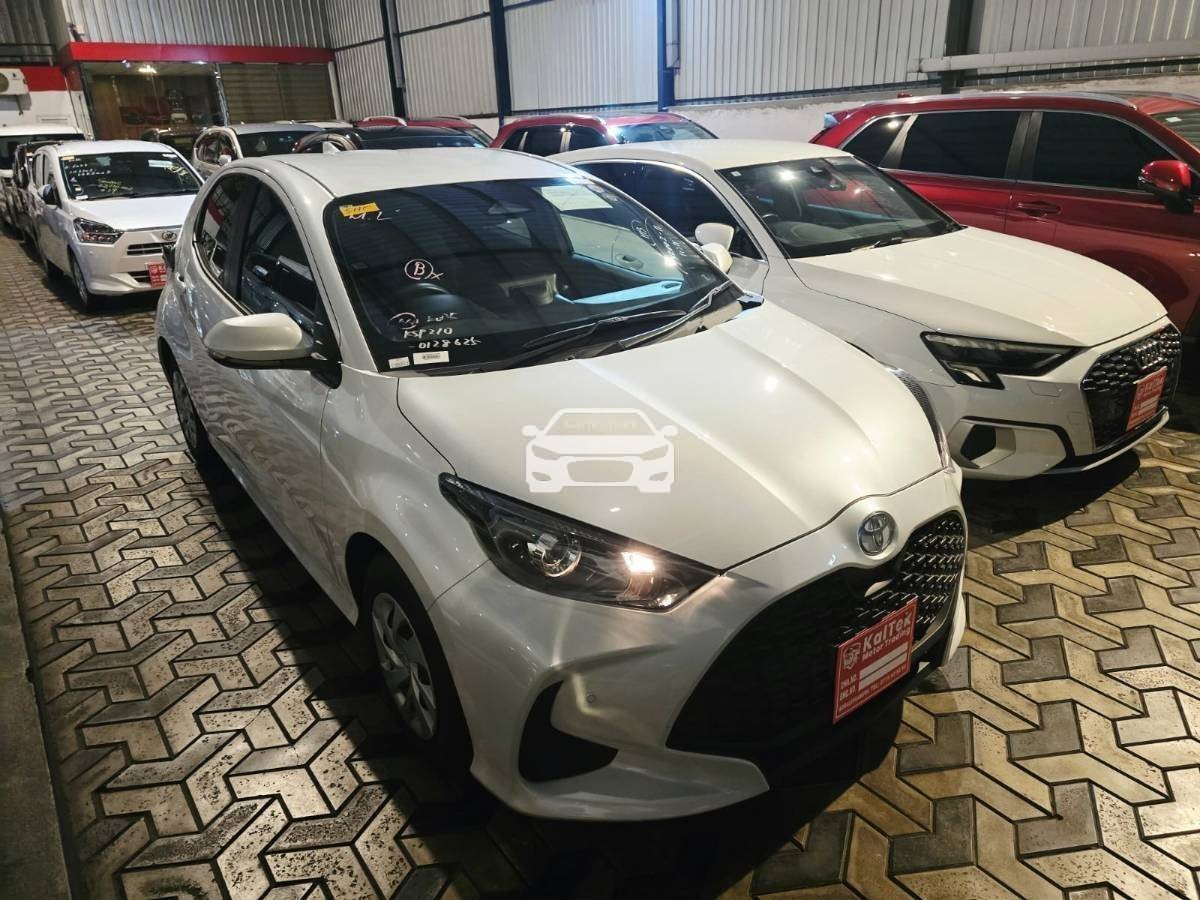 Toyota Yaris G 2024 