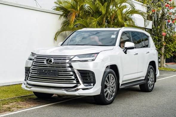 Image Lexus LX600 Executive Lounge 2024