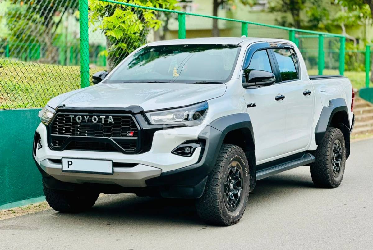 Toyota Hilux GR SPORTS 2.8L DIESEL 2024 