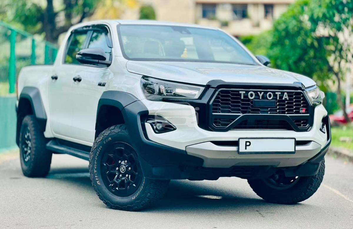 Toyota Hilux GR SPORTS D 2024 