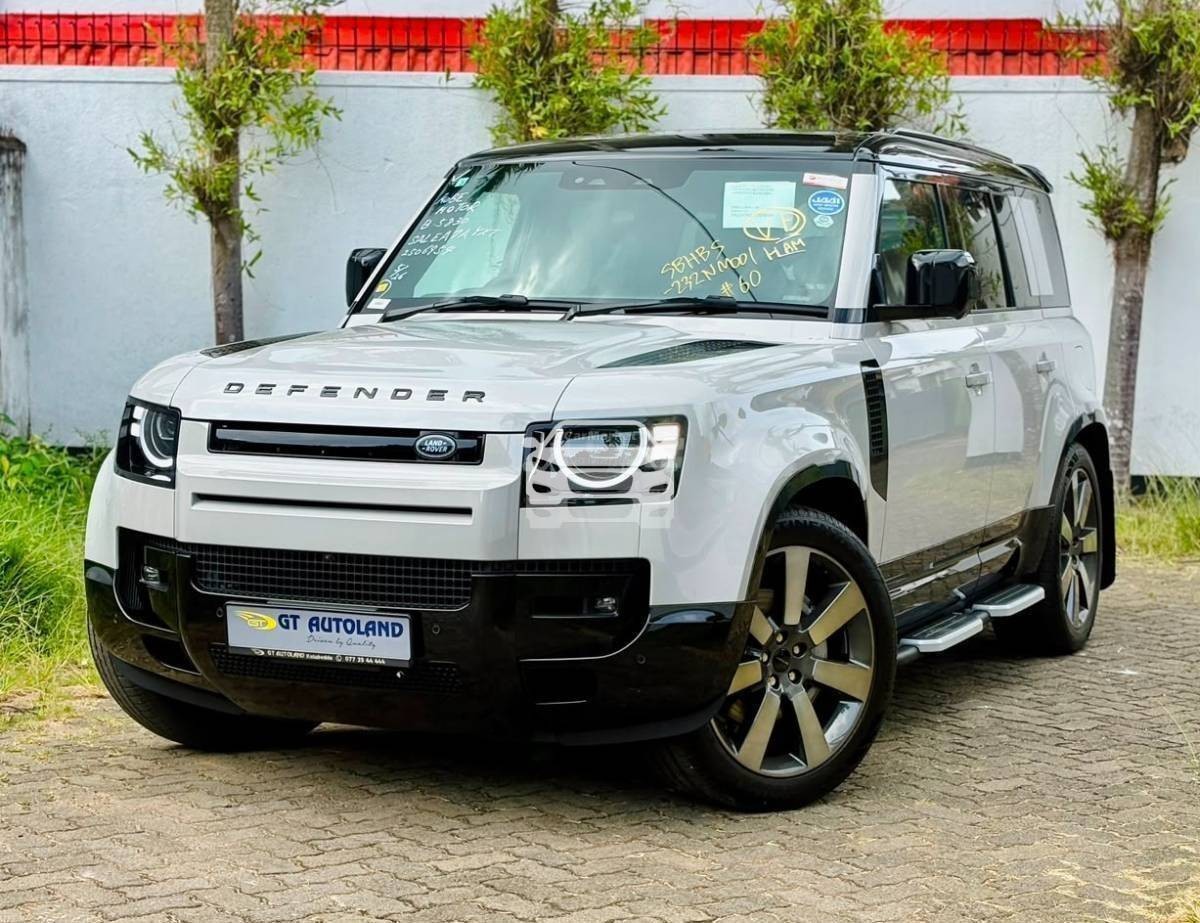 Land Rover Defender X-Dynamic HSE P300e 2026 