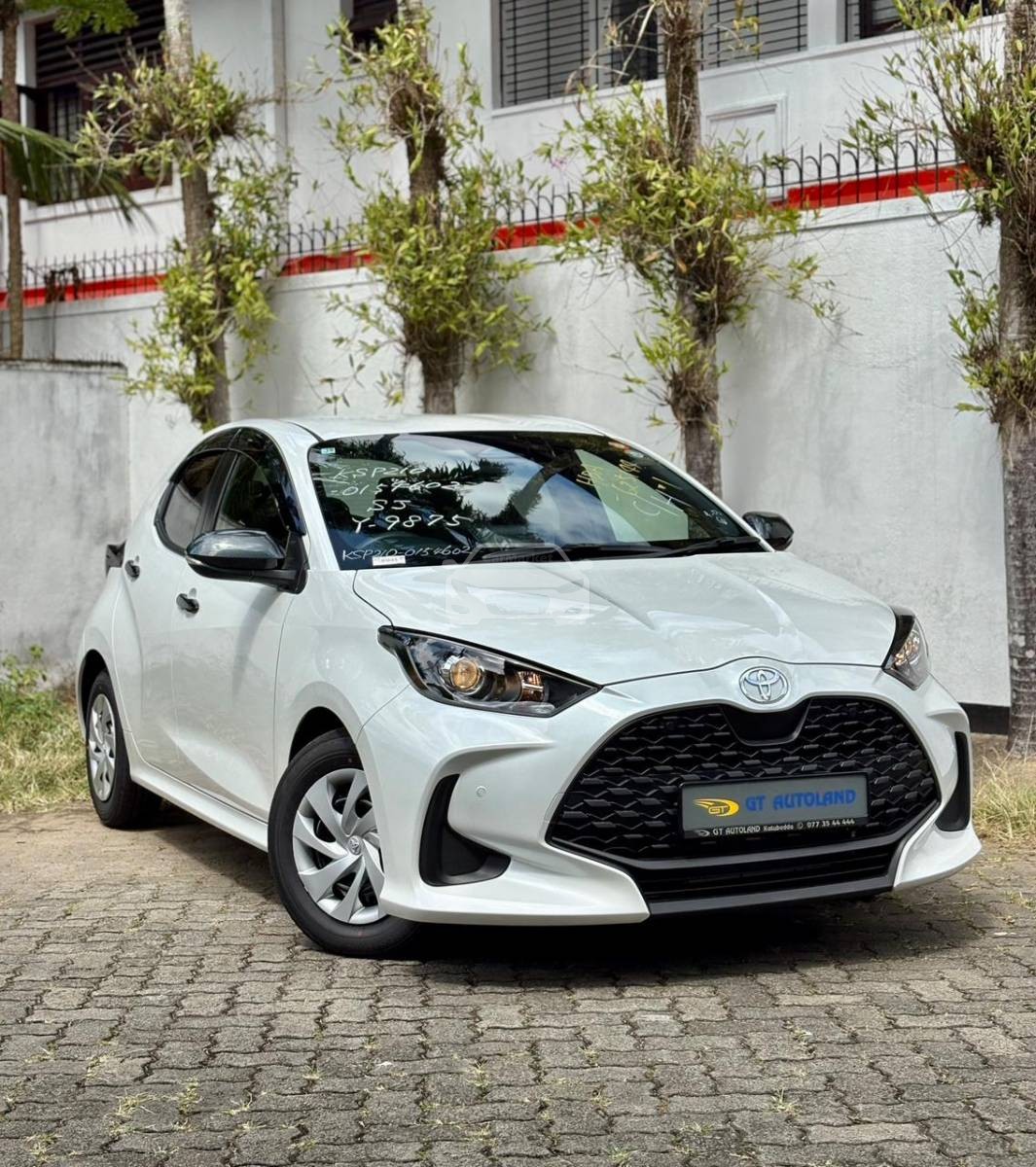 Toyota Yaris X  Grade 2024 