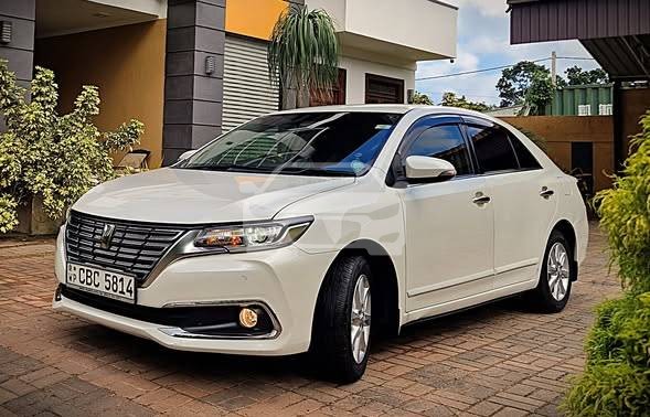 Image Toyota Premio 2018 